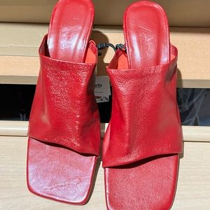 Genuine leather kitten heel slipper